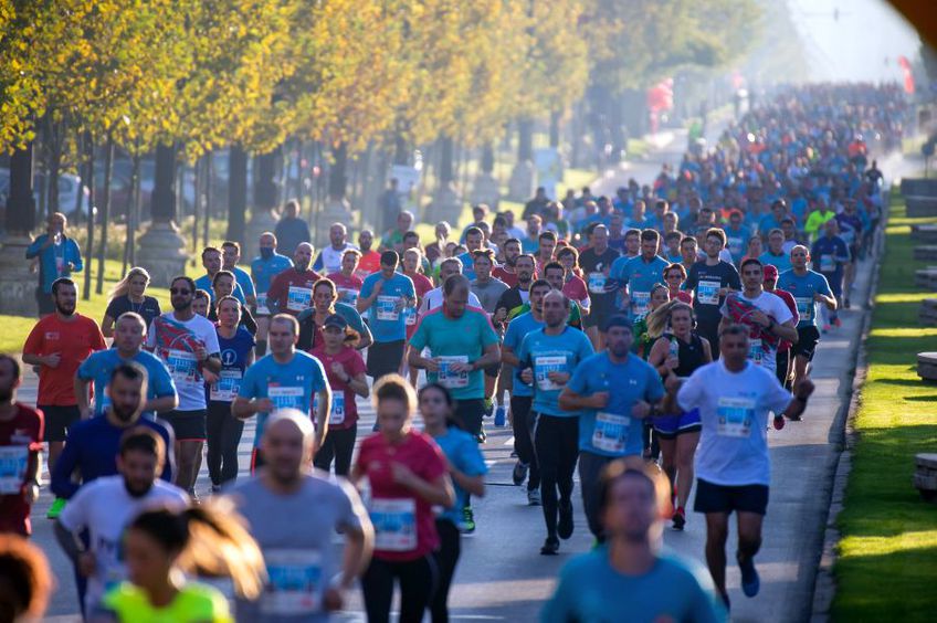 Bucharest Marathon este cel mai important eveniment de alergare din România/ Maratonist: Am fost peste 16.000 de oameni care au ieșit în stradă și au alergat