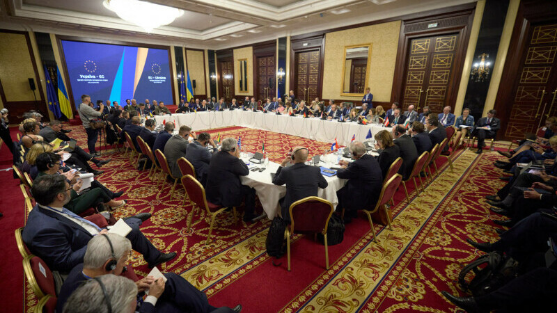 Josep Borrell afirmă că Ucraina urmează să primească un ajutor militar de 5 miliarde de euro. Șefa diplomației române confirmă că țara noastră va susține efortul Kievului
