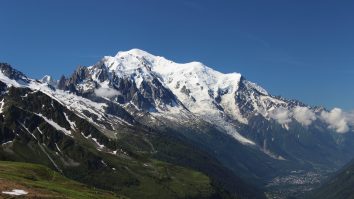 Mont Blanc a pierdut 2 metri din înălțime din 2021 până în 2023. Care este motivul scăderii