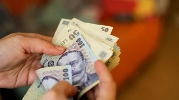 Plafonarea plăților cash la 5.000 de lei pe zi în România stârnește discuții aprinse. Comisia Europeană ar vrea o limită unitară pentru țările UE