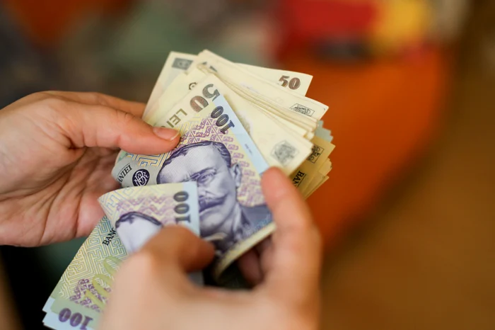 Plafonarea plăților cash la 5.000 de lei pe zi în România stârnește discuții aprinse. Comisia Europeană ar vrea o limită unitară pentru țările UE
