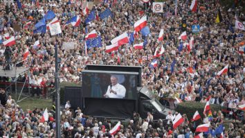 „Aproximativ un milion de oameni” au protestat în Polonia. Țara este guvernată de 8 ani de naționaliști eurosceptici