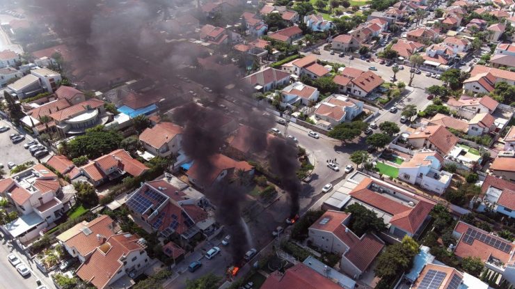 Hamas a lansat un atac major cu 100 de rachete asupra orașului Ashkelon din Israel. Poliția a precizat că a fost lovită o clădire de apartamente