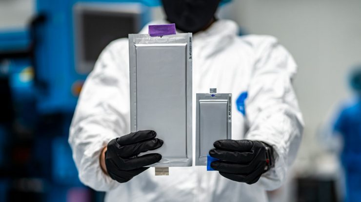 Toyota se apropie de producția în masă de baterii cu stare solidă. Mașinile electrice ar putea fi încărcate în 10 minute