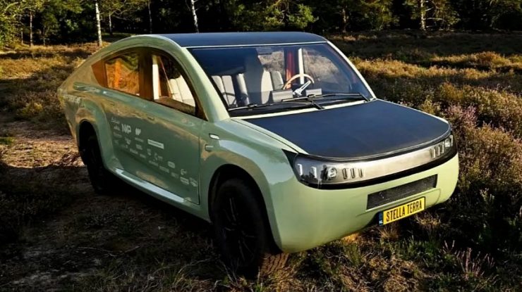 Studenții de la Universitatea de Tehnologie din Eindhoven au construit Stella Terra, primul vehicul din lume off-road alimentat cu energie solară