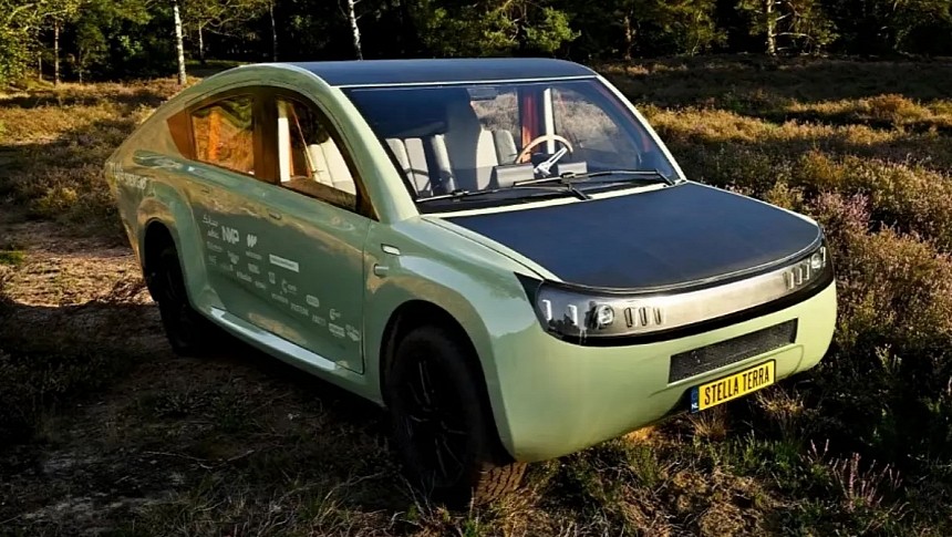 Studenții de la Universitatea de Tehnologie din Eindhoven au construit Stella Terra, primul vehicul din lume off-road alimentat cu energie solară