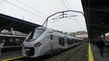 Primul tren nou cumpărat în România în ultimii 20 de ani va circula din decembrie. Acesta poate ajunge la 160 km/h