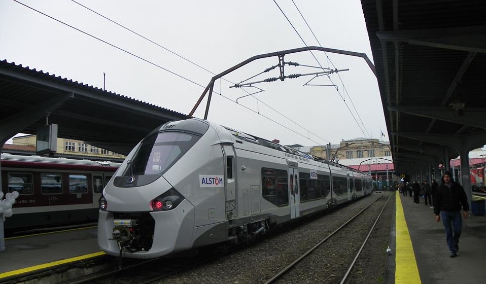 Primul tren nou cumpărat în România în ultimii 20 de ani va circula din decembrie. Acesta poate ajunge la 160 km/h