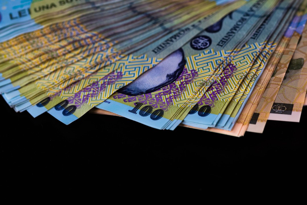 Datoria publică a României se dublează. Adrian Negrescu, analist economic: „Sunt cheltuieli din ce în ce mai mari, pe care statul nu are de unde să le acopere”