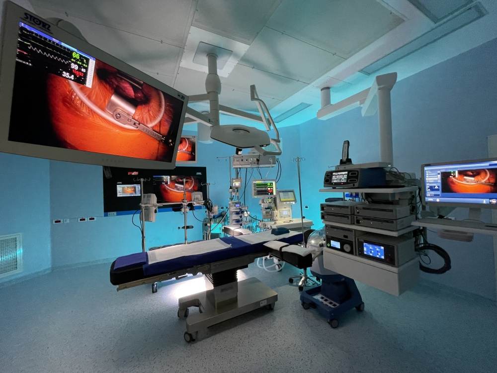 SANADOR aniversează un an de la inaugurarea primului bloc operator complet digitalizat din România, la Spitalul Clinic SANADOR