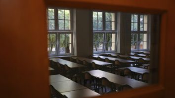 Avem viziune în domeniul Educației, dar stagnăm la capitolul practică. Profesor: Cred că schimbarea programei ar fi soluția