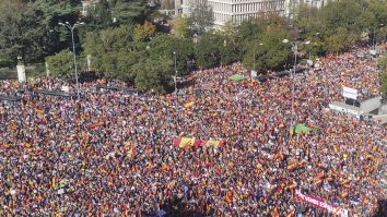 Aproximativ 170.000 de spanioli protestează în Madrid împotriva legii amnistiei