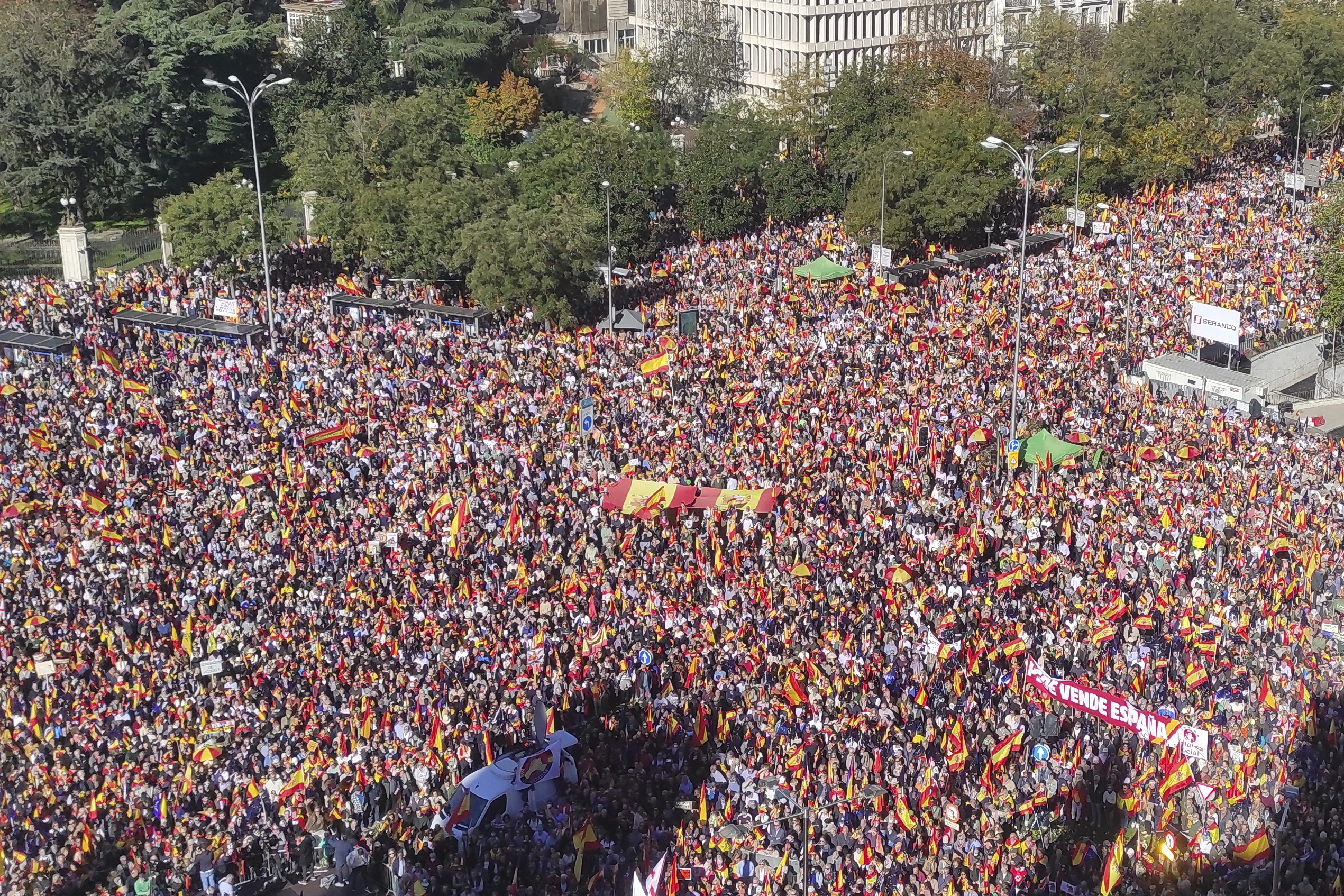 Aproximativ 170.000 de spanioli protestează în Madrid împotriva legii amnistiei