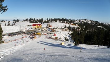 Păltiniș Arena și-a deschis pârtie de schi. Între ce ore poți merge să te relaxezi