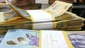 Românii au mai mulţi bani decât credem. În T1 2024, aproape 76.000 de români aveau depozite în bănci de peste 100.000 de euro