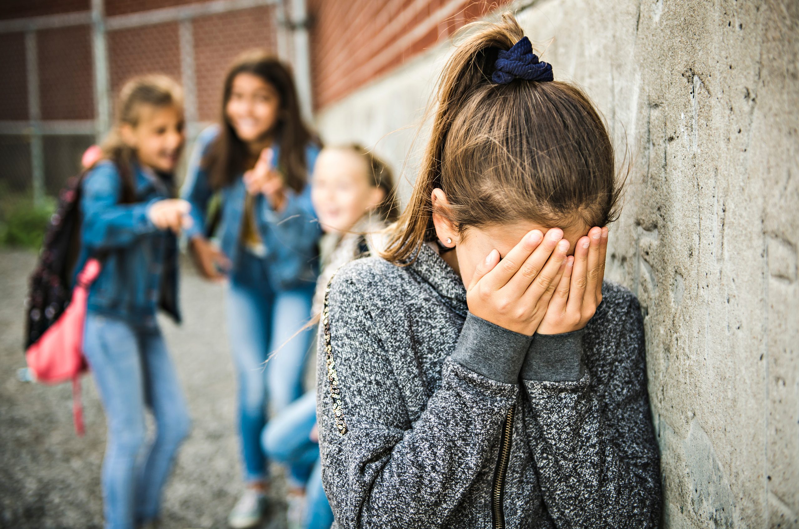 România ocupă locul 3 la bullying în clasamentul de 42 de țări al OMS. Cum creează internetul o realitate paralelă