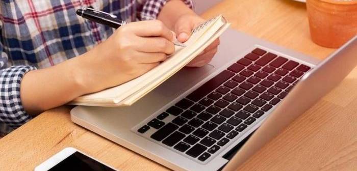 N-ai tabletă, n-ai parte. Competențele digitale ar putea fi implementate încă din învățământul primar