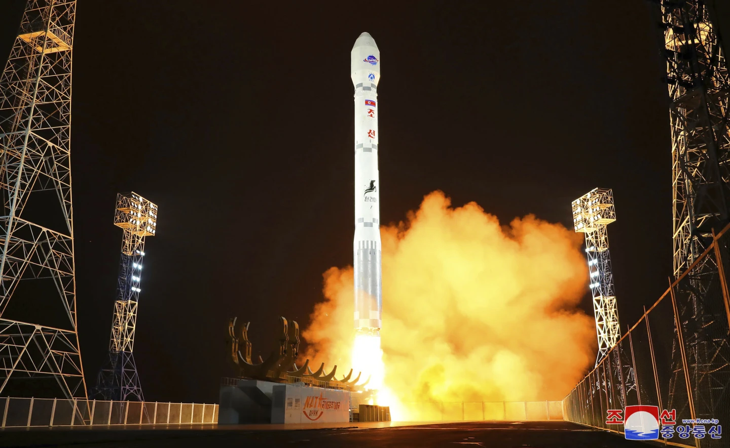 Coreea de Nord afirmă că a pus pe orbită un satelit militar de spionaj. Ce spun Statele Unite