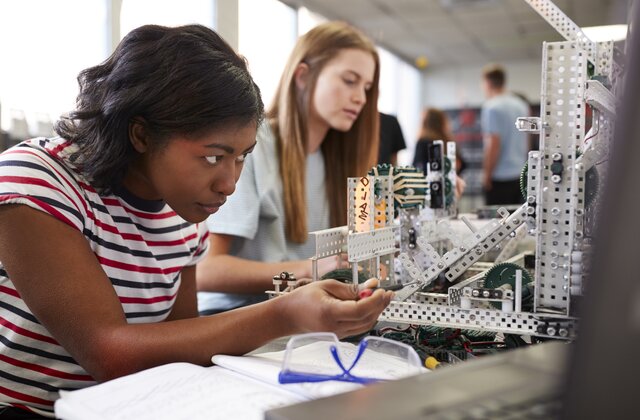 80% dintre joburile viitorului vor cere abilități STEM. Daniela Vișoianu, expert în educație: „Apare cumva o lipsă de interes care a fost încurajată în ultimii aproximativ 20 de ani”