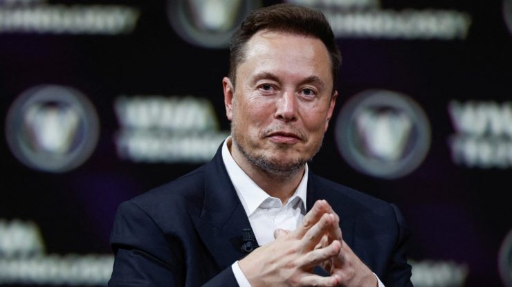 Un chatbot romantic. Elon Musk a publicat o poezie despre dragoste scrisă de Grok