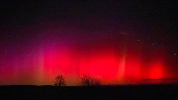 FOTO. Aurora Boreală este vizibilă în această seară pe cerul României. Cum apare fenomenul