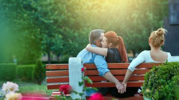 Tu poți trece peste infidelitate? Cercetătorii au descoperit patru pași pentru a-ți repara relația după ce ai fost înșelat