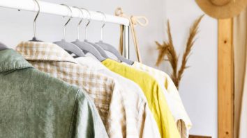 Te îmbraci și salvezi Pământul. Designerii din Ecuador au organizat a cincea ediție a prezentării Eco Fashion