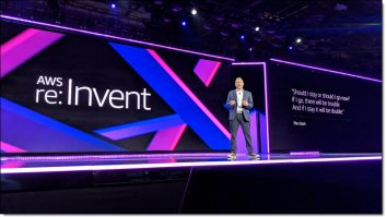 Bezos are chatbot-ul lui. Amazon anunță Q, cu care vrea să ia fața Microsoft sau Google