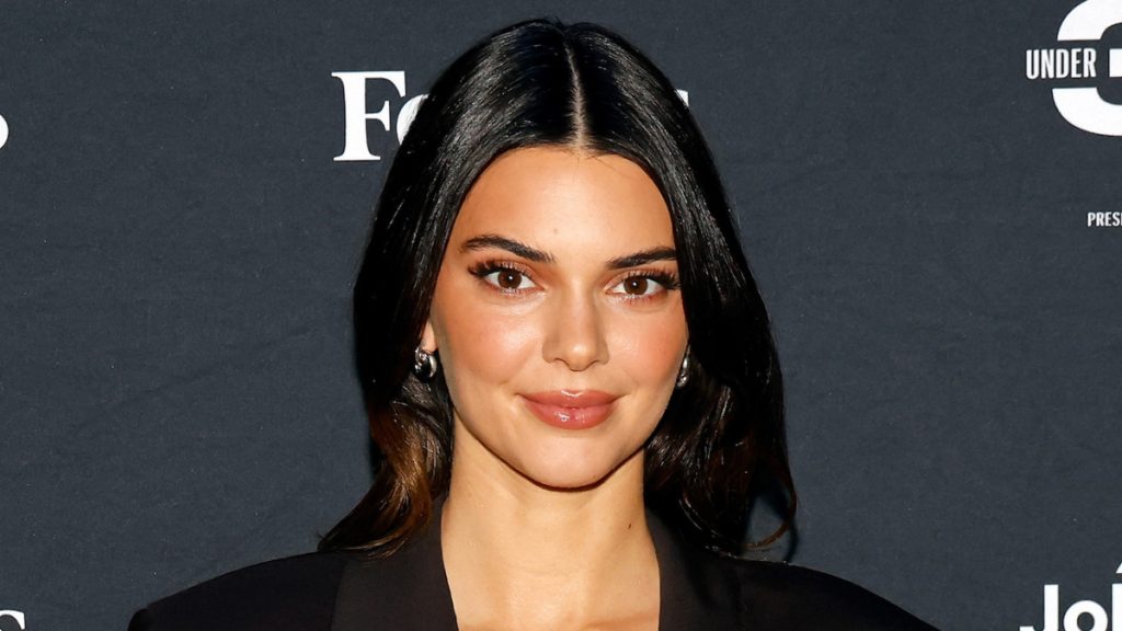 Kendall Jenner a ajuns în topul Forbes, „30 Under 30″. Vânzările brand-ului său, Tequilla 818 au atins 25 de milioane de dolari