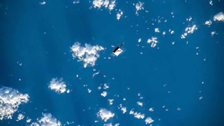 VIDEO. Lost in space: Geanta de unelte a unui astronaut gravitează în jurul Pământului