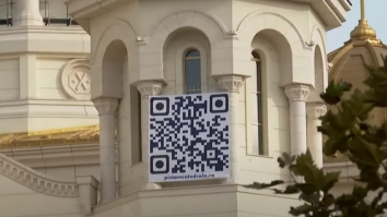 Catedrala Mântuirii din București este virală pe internet după ce a afișat un imens cod QR. Care este scopul acestuia