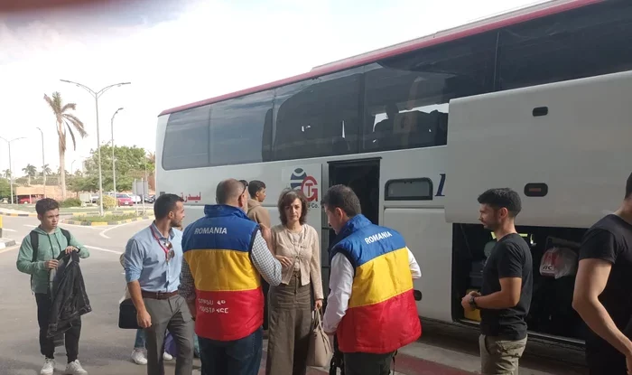 Un grup de 86 de cetăţeni români şi familiile acestora aflaţi în Gaza au fost evacuaţi în Egipt. Anunțul făcut de MAE