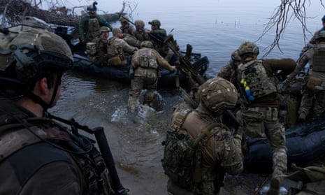 LIVE UPDATE. Războiul din Ucraina, ziua 635. Forțele ucrainene spun că au împins trupele rusești cu trei până la opt kilometri înapoi pe malurile râului Nipru