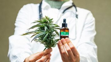 Ucraina legalizează marijuana medicinală pentru tratarea stresului și a cancerului în rândul supraviețuitorilor de război