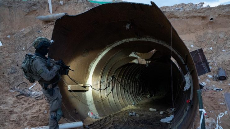VIDEO. Armata israeliană a descoperit cel mai mare tunel al Hamas din Fâșia Gaza. Oficialii spun că a fost construit pentru atacul din 7 octombrie
