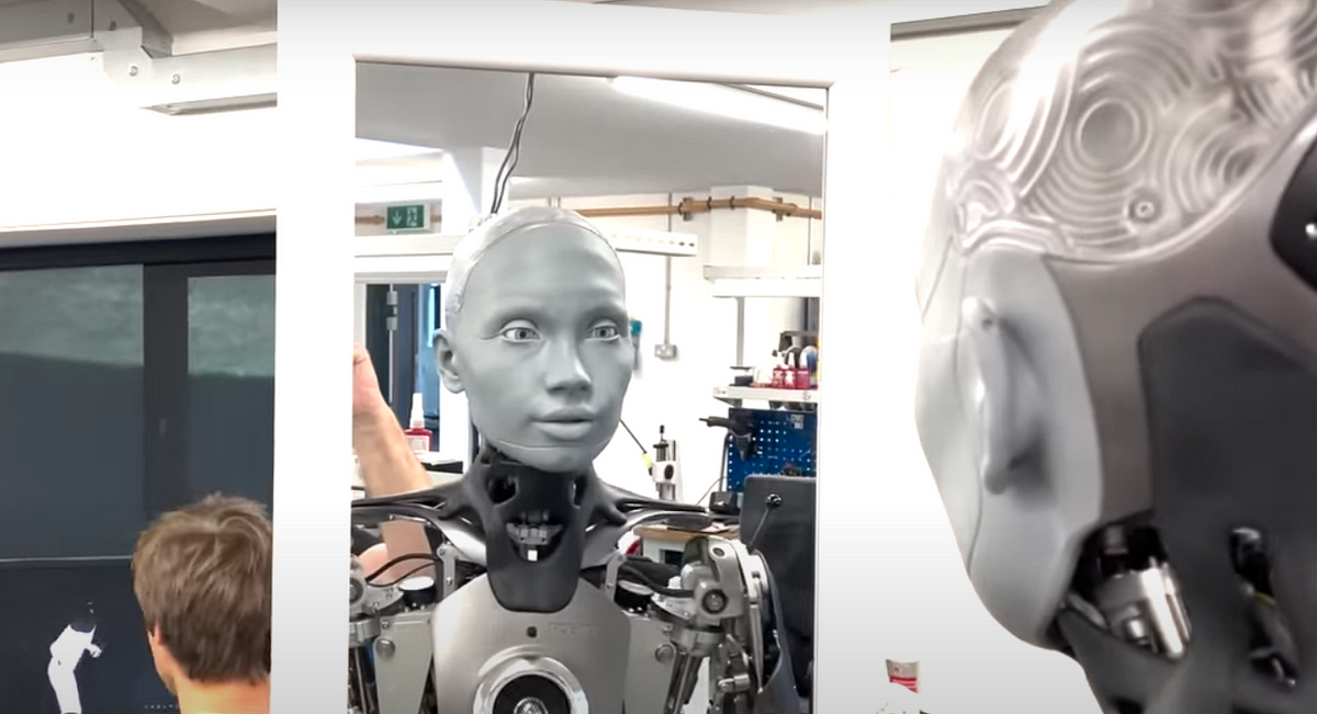 Ameca, un robot umanoid, și-a văzut pentru prima dată reflexia în oglindă. Ce reacție a avut