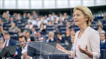 Ursula Von der Leyen vrea încă un mandat în fruntea Comisiei Europene. Surse politice spun că Macron ar vrea ca Mario Draghi să fie președintele Comisiei