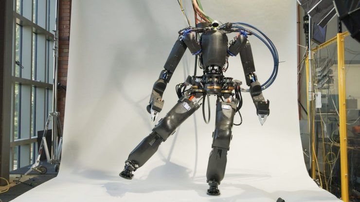 VIDEO. IHMC & Boardwalk Robotics o prezintă pe Nadia, robotul umanoid care are abilități de luptă