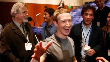 Miliardarii lumii dezbat demiterea lui Altman pe un grup de WhatsApp. Peste 100 de CEO de la Sillicon Valley fac parte din el