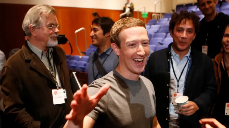 Miliardarii lumii dezbat demiterea lui Altman pe un grup de WhatsApp. Peste 100 de CEO de la Sillicon Valley fac parte din el