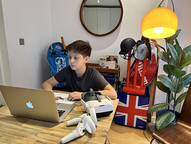 Un copil în vârstă de 13 ani și-a dezvoltat propria companie. Suma record pe care a încasat-o