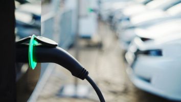 România vrea, prin PNRR, 30.000 de stații de încărcare pentru EV-uri. Când le vom avea