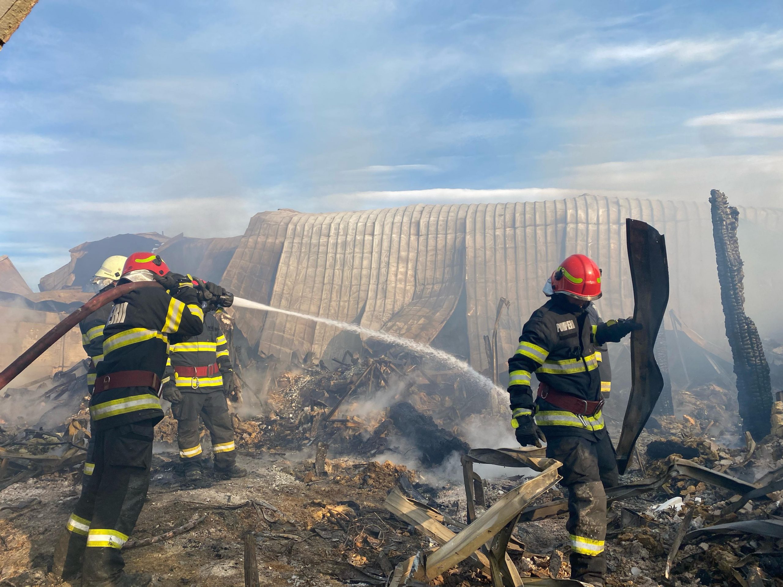 Incendiu la Ferma Dacilor din Tohani: 7 persoane au murit