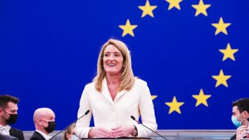 UE ajunge la un acord istoric privind migrația. Ce spune Roberta Metsola