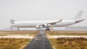 Avionul firmei românești private Legend Airlines, care transporta 303 indieni, este blocat pe aeroportul Vatry din cauza suspiciunilor de „trafic de persoane”. Parchetul din Paris a deschis o anchetă