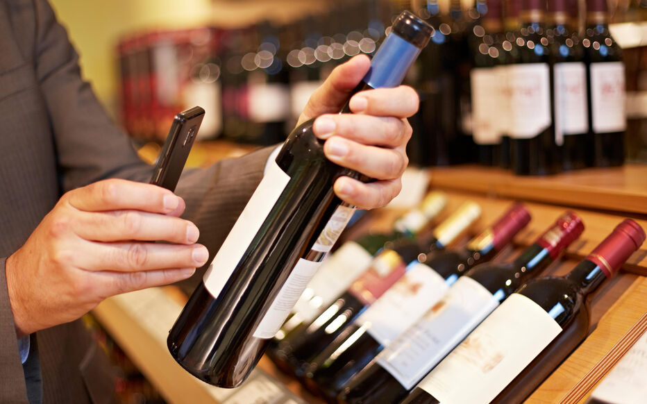 Noua legislație UE privind etichetarea vinului a intrat în vigoare. Toate sticlele vor avea cod QR