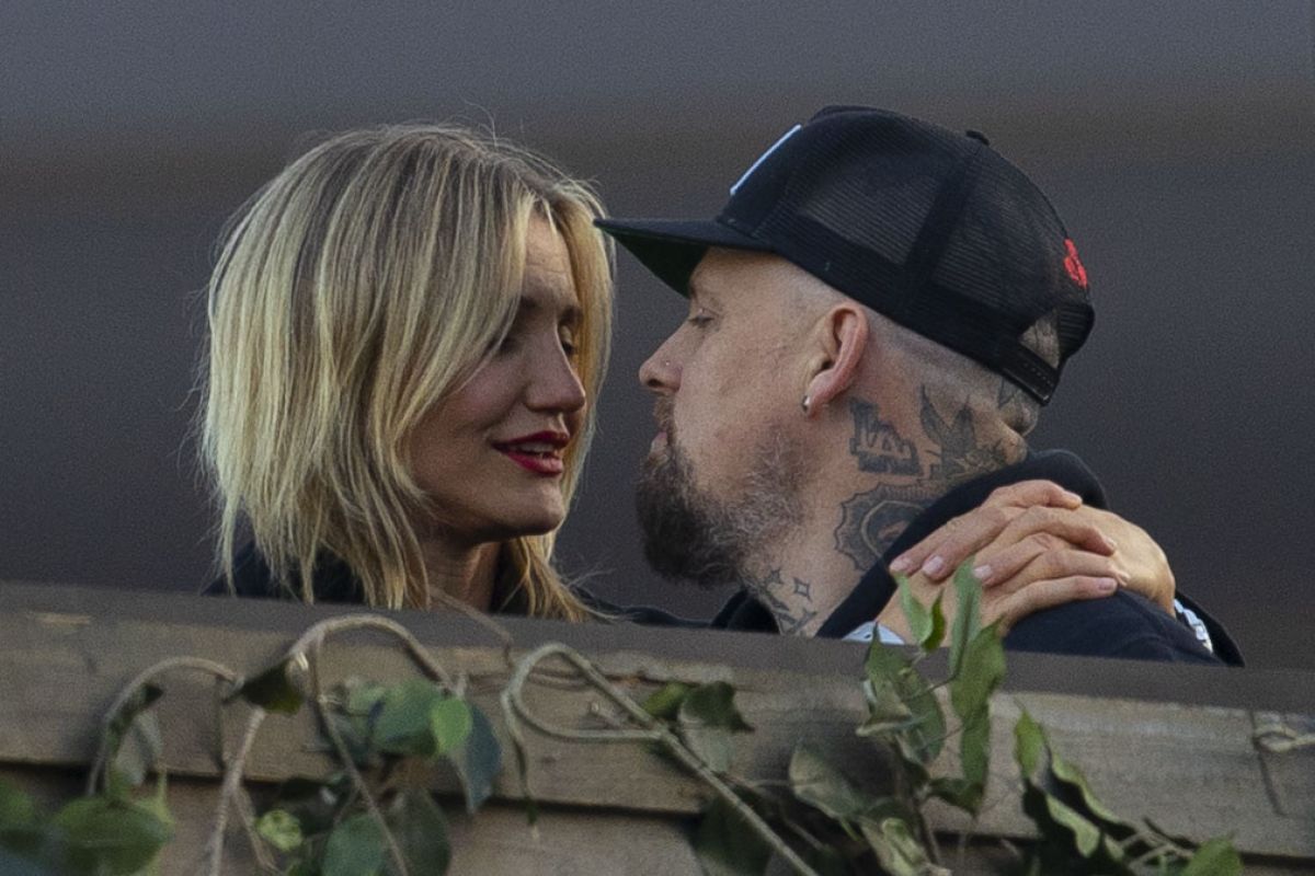 Împart același pat și nu prea: Cameron Diaz și soțul ei dorm și locuiesc separat