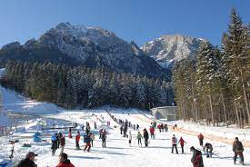 Maxima nu trece de 3°C în București. Când ne vom putea bucura de zăpadă la munte