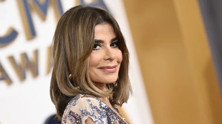 Paula Abdul îl acuză în instanță pe Nigel Lythgoe, producătorul „American Idol’, de agresiune sexuală