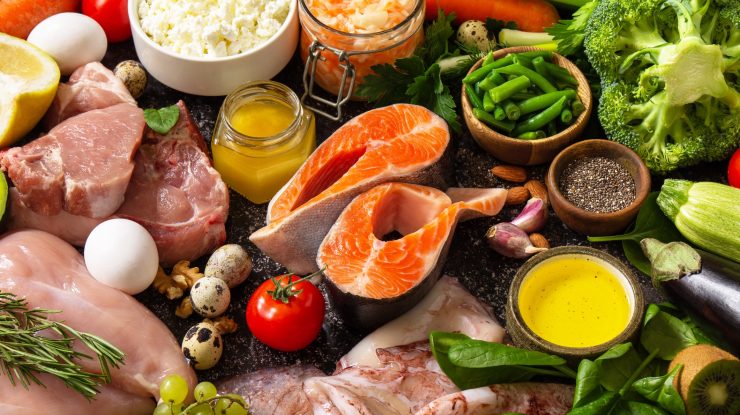 O dietă sănătoasă îți poate prelungi viața cu zece ani. Ce alimente trebuie să consumi